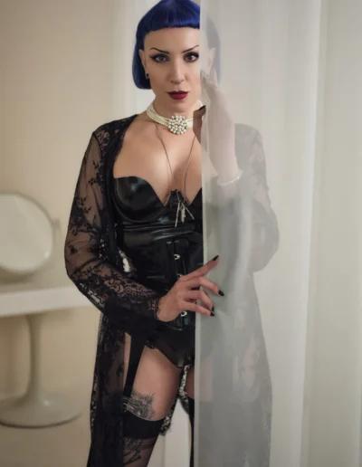 Miss-Lilly-Sissy-Manor-Mistress